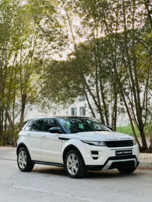 RANGE ROVER EVOQUE 2015 MODEL FULLY LOADED WITH PANORAMIC SUNROOF
