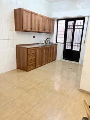 شقه في الرابيه خلف فندق اوركيدا مناسبه لعرسان او عائله صغيره