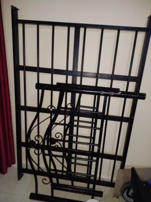 تحت مفرد ونص للبيع بحالة جيده