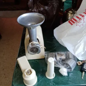 غرامه لحمه كامل قطعها وطنجره ضغط