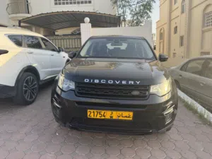 2015 Land Rover Discovery HSE SUV with Panoramic Roof and GCC Specs
