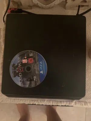 Ps4 used with god of wor 2018