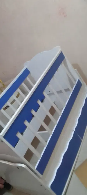 سرير اطفال استعمال اربع شهور فقط جديد