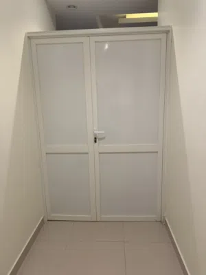 للبيع باب ألمنيوم مزدوج (ضلفتين) مع الحلوق