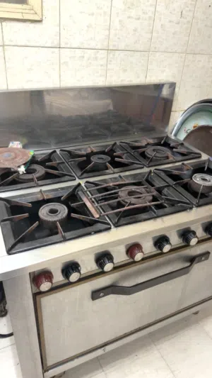 للبيع طباخ وكبت مطبخ