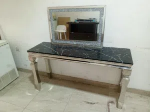 طاولة مدخل استنستيل مع رخامة والمنظرةشبةجديدكوالتي