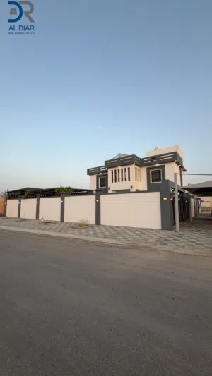 للبيع فيلا راقيه جدا ف بركاء تشطيبات فاخره قريبه من قصر البركه و امام حديقه النسيم موقع استراتيجي