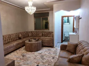 5 Bedrooms . 3 Bathrooms . 185 m22