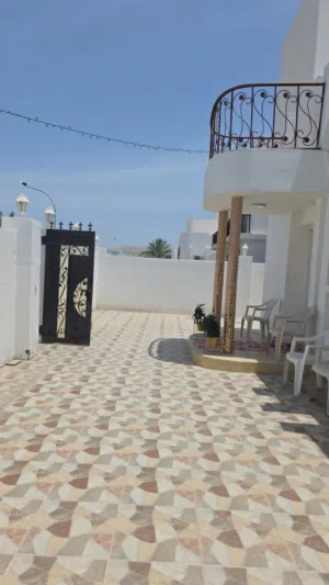 للبيع منزل في العامرات المنطقة 4 بالقرب من مسجد البركة