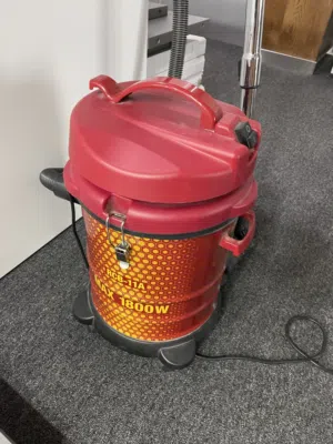 Vacuum 1800W