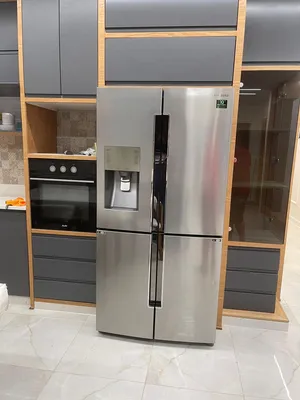 Refrigerators . Samsung . Used0