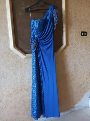 فستان سهرة لبس مرة واحدة فقط للبيع