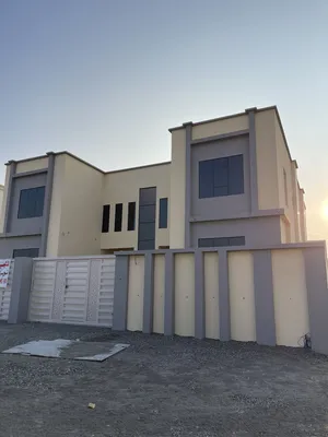 300 m2 More than 6 bedrooms Villa for Sale in Al Batinah Sohar
