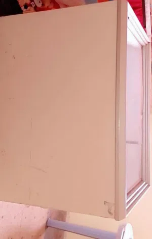 فريزر مستعمل لون ابيض