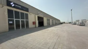 للايجار السنوى محلات فى ابوظبى مصفح الصناعيه على الطريق الرءيسى مباشرتا