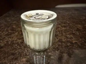 شمعة برائحة الفانيلا