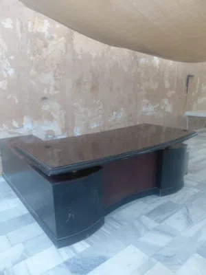 طاولة مكتب مدير