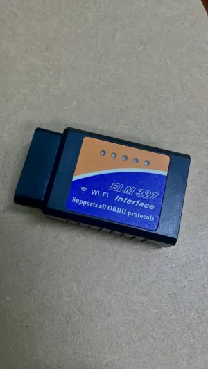 فحص كمبيوتر السيارة OBDII ELM327 (نسخة الواي فاي - يدعم الأيفون والأندرويد)