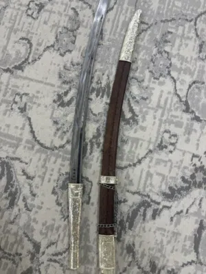 سيف كتارة تستخدم للمناسبات والافراح وتعطى كهدية