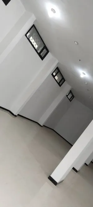 2 Floors . 140 m2 . Landlord4