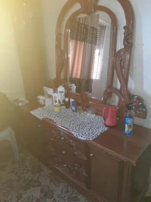 غرفه نوم خشب لاتيه للبيع مستعمل