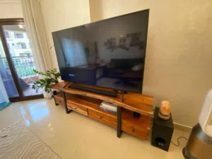 Tv Samsung 75" with Soundbar and Subwoofer