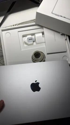 MacBook air M2 2022 ماك بوك اير m2