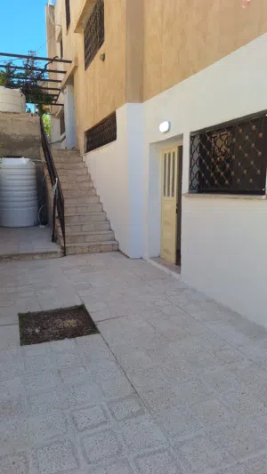 70 m2 2 Bedrooms Apartments for Rent in Amman Al Qwaismeh