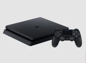 بلاستيشن 4 سلم للبيع معها ايد وحده كوبي و مدخل السيديات خربان بدو تصليح