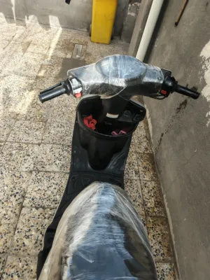 اكزز كلشي بيها شغال دراجه نضيفه اخت جديد ماشاء الله مامقتوحه