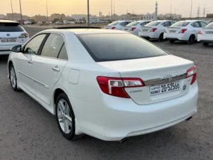 كامري GLX بحالة المصنع كالجديد