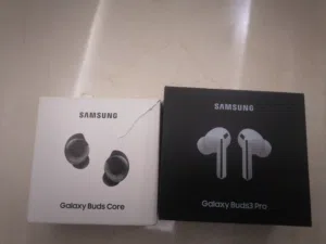 سماعه اذن galaxy Buds3 pro  بي 40 ريال وسماعه galaxy Buds core بي 15 ريال