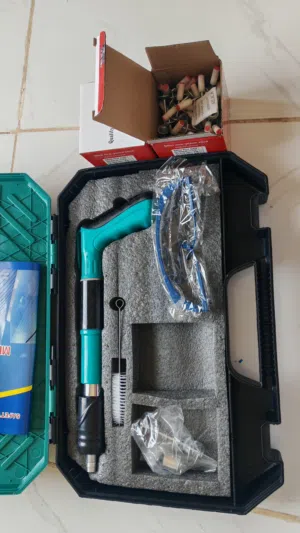 مسدس مسامير