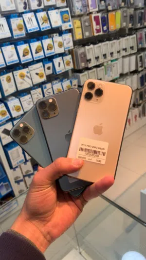 Ip 11 pro 256g بطاريات من 93%-99% مستعمل شبه جديد مكفول 14يوم ترجيع او تبديل في حال وجود اي عطل