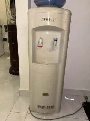 كولر فاميلي كوري اصلي شغال ميه بالميه 40 دينار ميكرويف شارب بحاجه صحن 20 دينار  الموقع ابو نصير