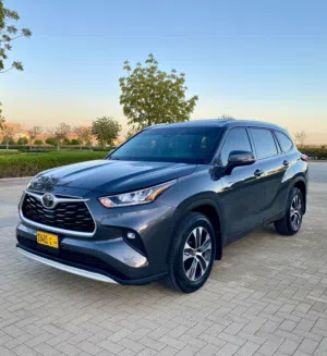 Used Toyota Highlander in Al Dakhiliya