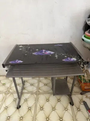 طاوله كمبيوتر مع مكان مخصص لليكيبورد