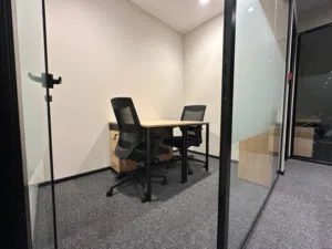 Furnished Office for Rent in New Work Business Center Al Khuwair  مكتب مؤثث للإيجار في مركز  الأعمال