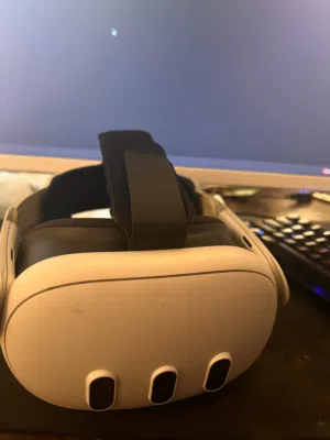 Meta Quest 3 مع headstrip و بطاريه