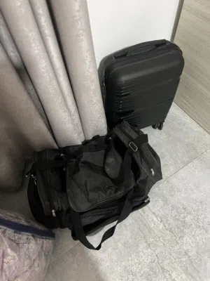 للبيع شنطة سفر بعجلات + شنطة هاند باج