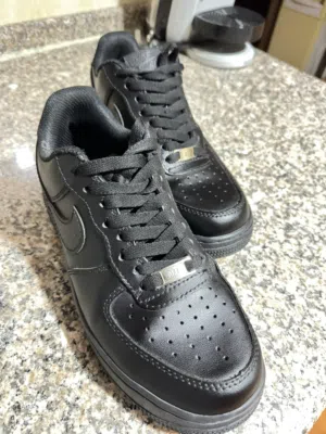 بوتين Nike Air Force 1 جديد بسعر مغري
