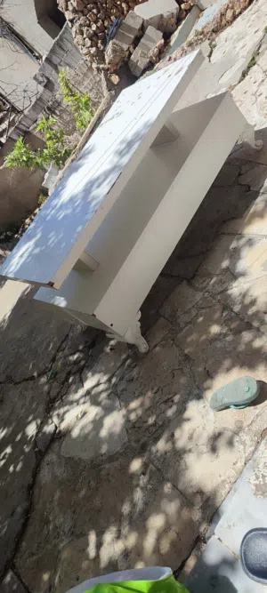طاوله وسط تصلح لغرفه ضيوف