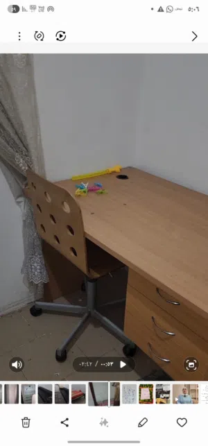 مكتب وكرسى بحاله ممتازه