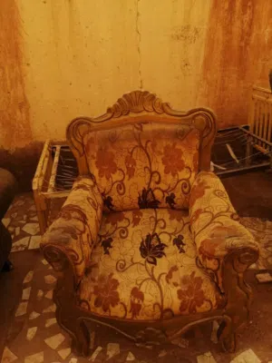 للبييع بيت في الجرافه  مساحته 234 غرفة ومطبخ وعريشة كبيرة  حمامين وكله مبنى بلك من آخر محطة الجرافة