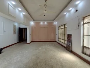 200 m2 5 Bedrooms Townhouse for Rent in Basra Other