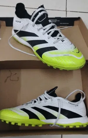 Predator Football Boots Size 45,5  the price 80 DHS New, dress Non-negotiable and non-refundable