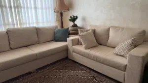 طقم كنب كورنر شبه جديد للبيع – استعمال شهر فقط