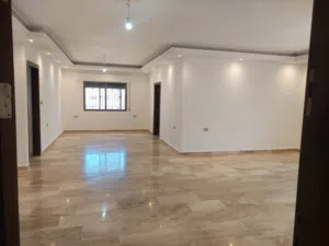 شقة طابق اول في البنيات مساحه 150 متر