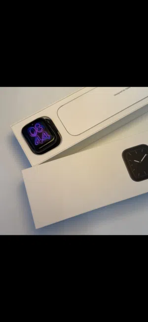للبيع: Apple Watch Series 5 – مقاس 44mm