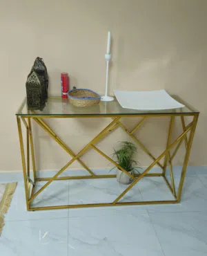 طاولة جانبية